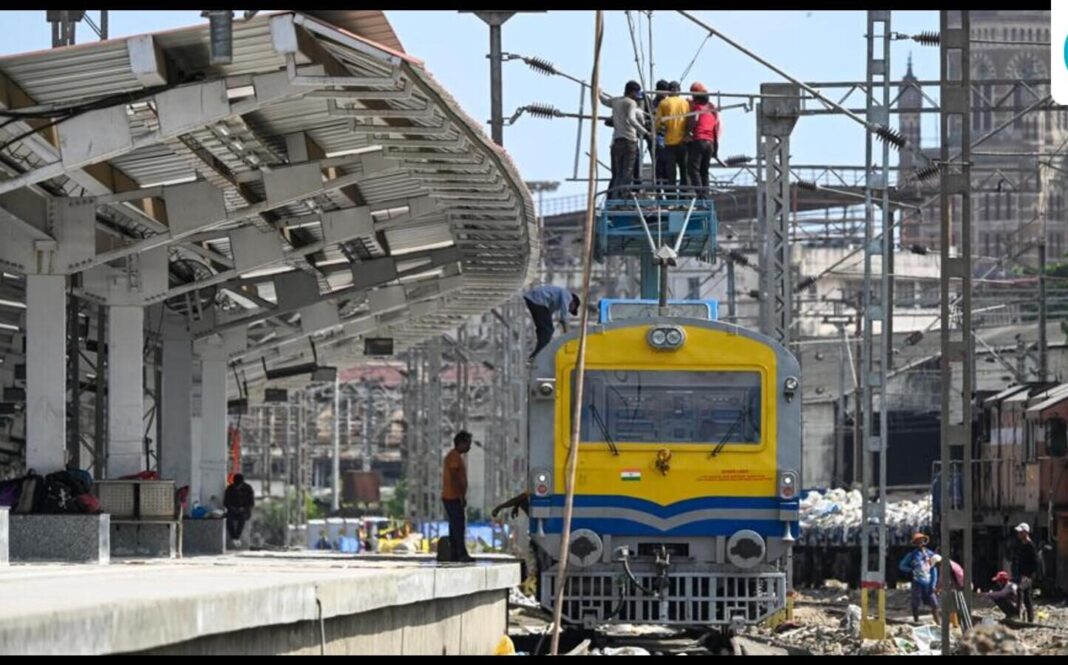 Mumbai plans longer trains and extended platforms to ease CR commute by 2026