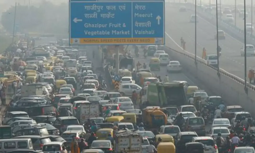 Delhi Pollution Spikes Rise As Traffic Emissions Mirror Daily Rush Hours