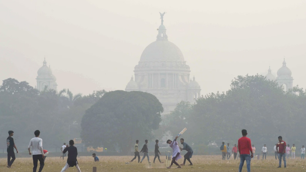 Kolkata Weather Sunny Mild Temperatures Severe Air Quality Persists Today