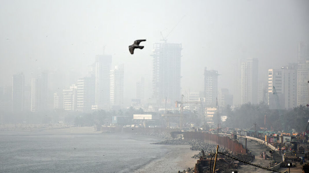 Mumbai Records Unhealthy Air December 28 AQI Reaches 197 Temperature Around 22