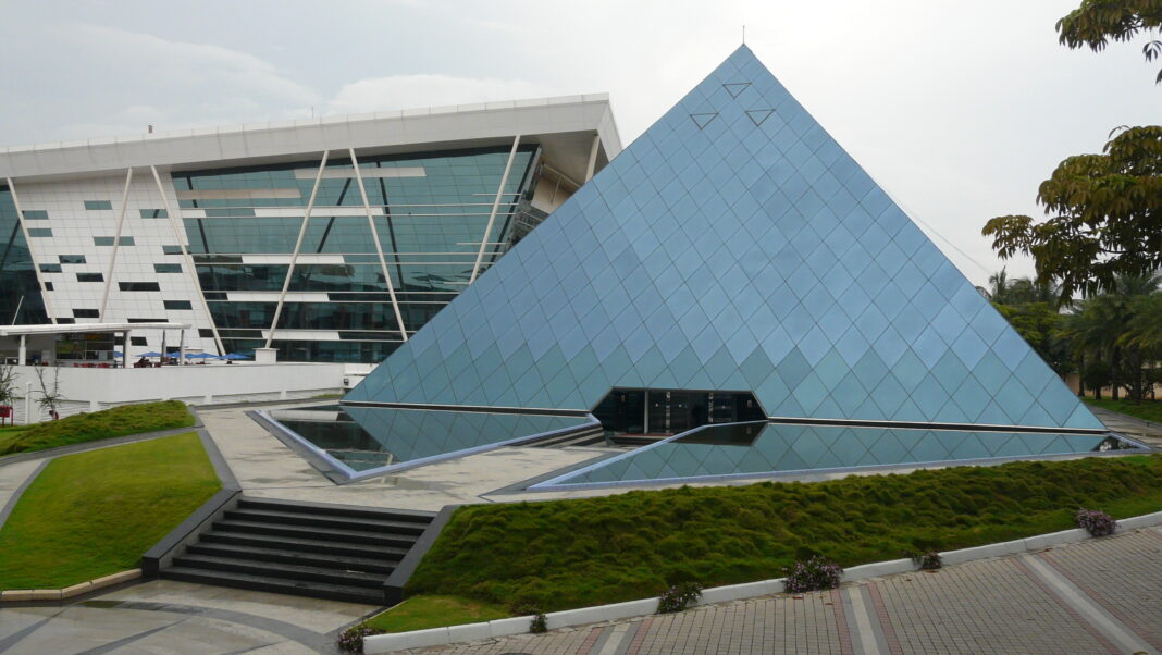 Bengaluru Infosys Faces Criticism Over Selling 53 Acre Land To Developer