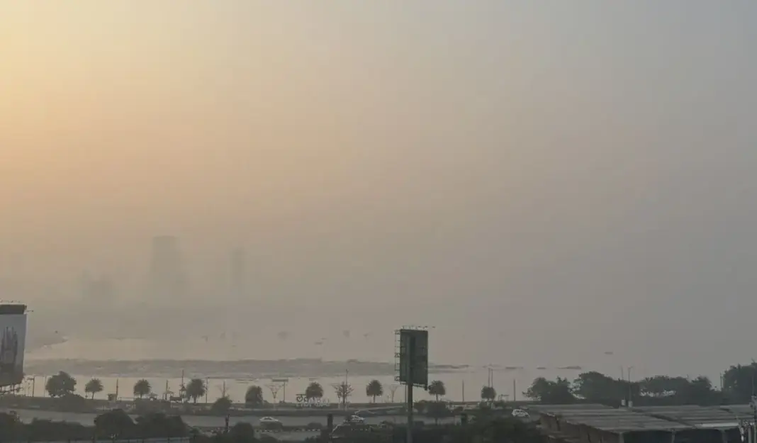 Mumbai May Invoke GRAP-IV As AQI Hits 200, Delhi Suffers