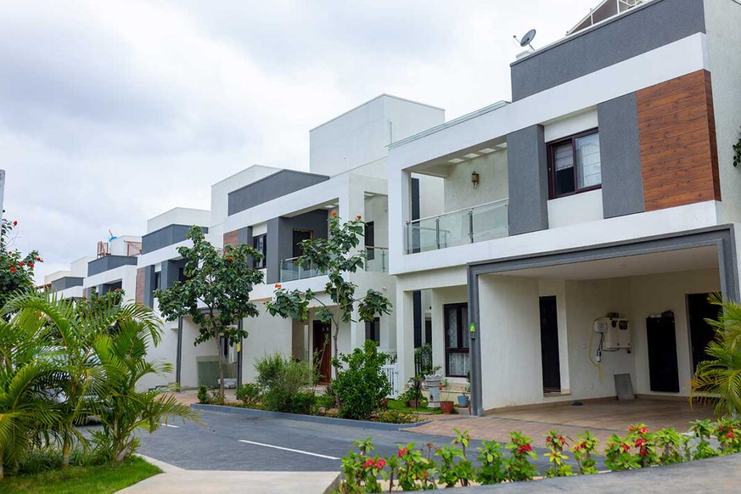 Bengaluru Residents Face Opportunities And Environmental Challenges Ahead