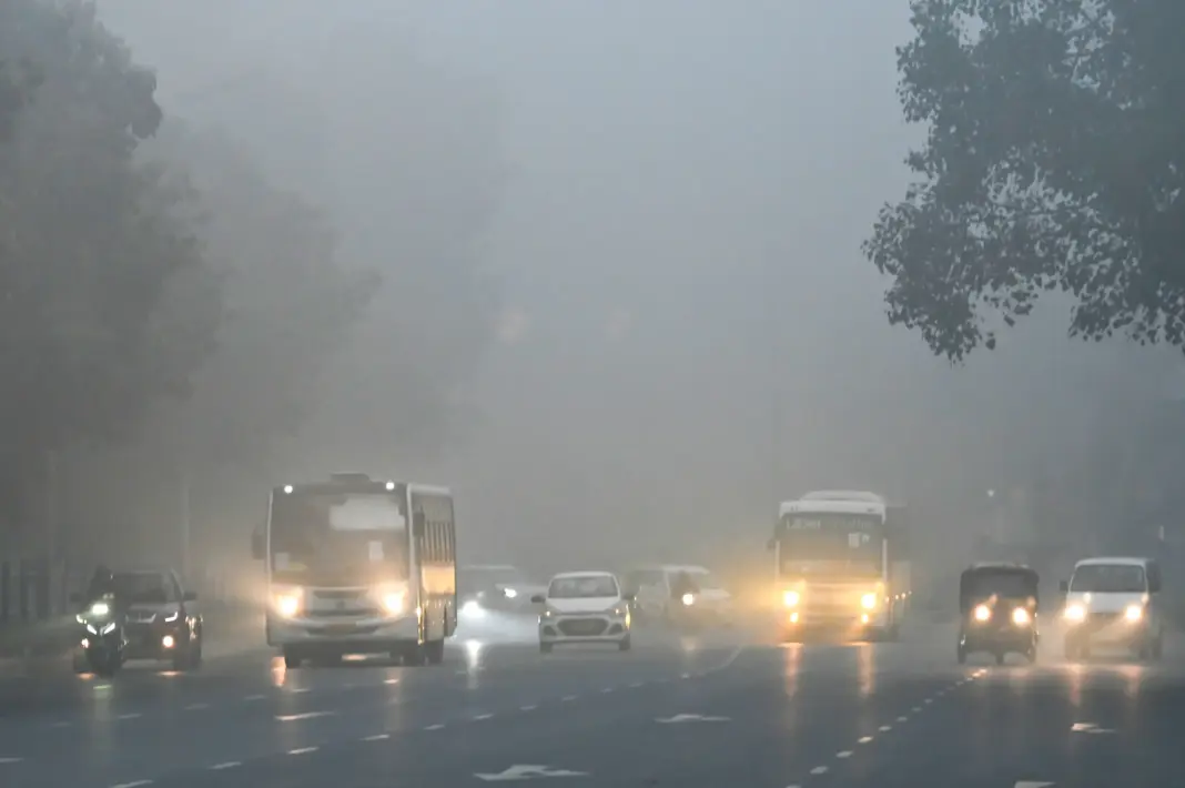 Delhi air pollution grips winter economy
