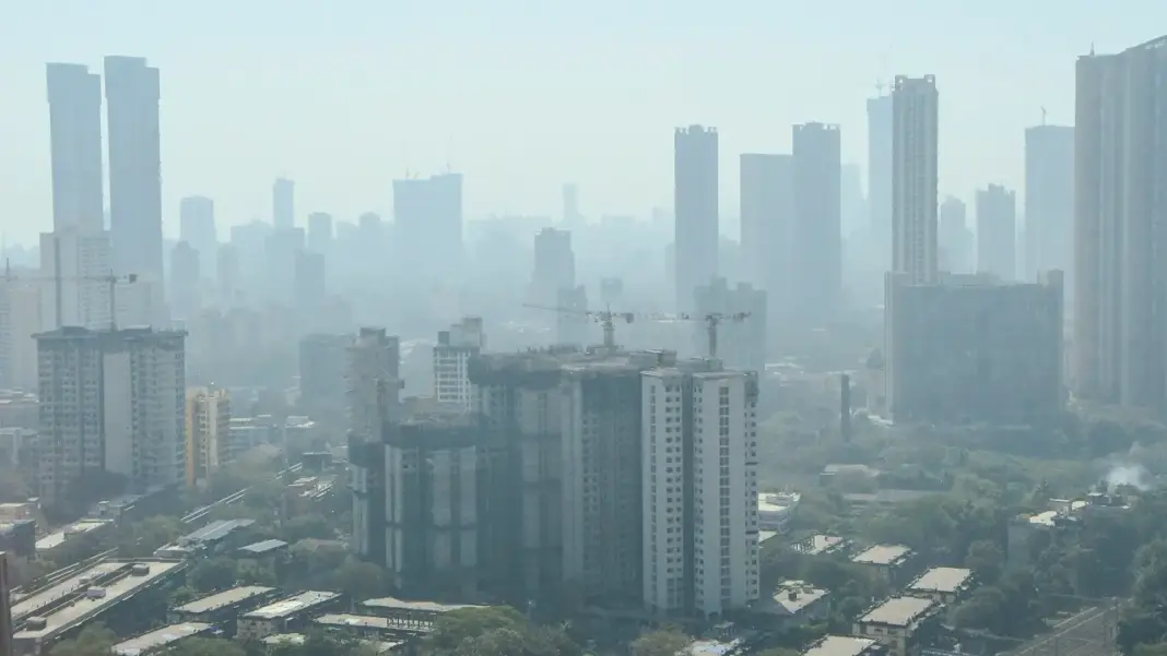Mumbai Weather Sees Mild Temperatures Moderate Air Quality