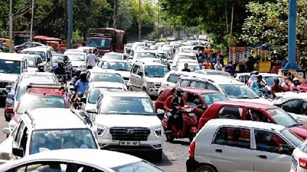 Thane Ghodbunder Road Blocked After Glycerin Spill