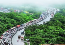 Mumbai Pune Expressway Sees Peak Hour Gridlock