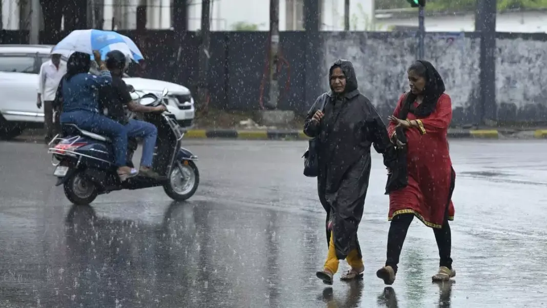 Hyderabad Rainfall Continues Across Metro Region