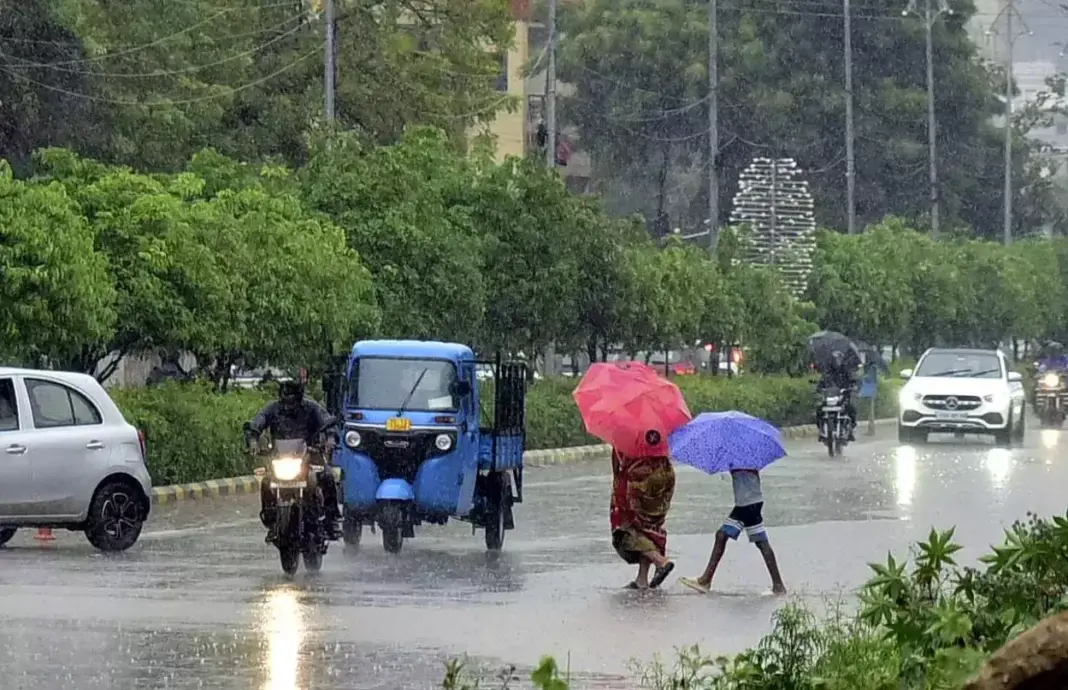 Hyderabad Weather Alert Signals Three Day Shift
