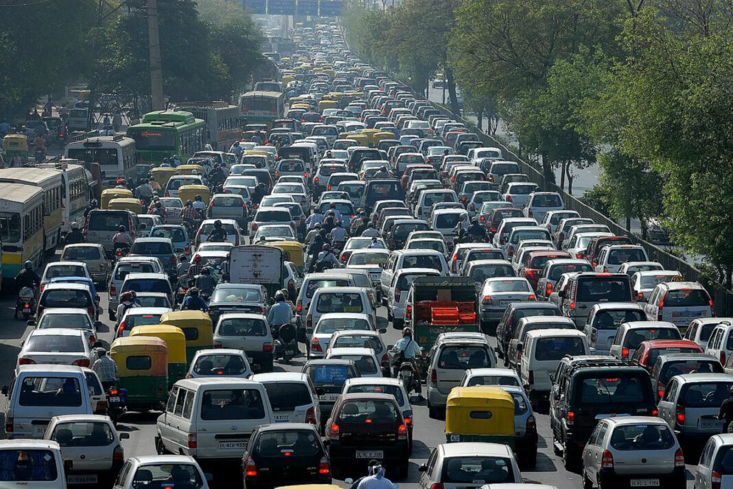 Delhi Traffic Gridlock Hits Major Urban Corridors