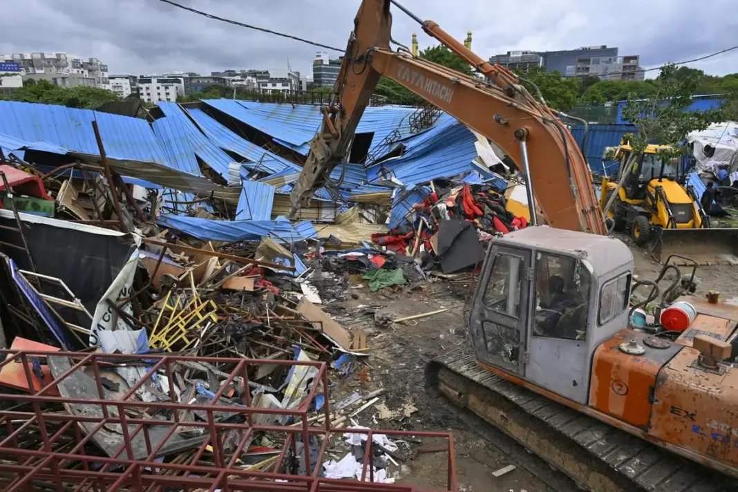 Hyderabad Clears Debris and Abandoned Vehicles