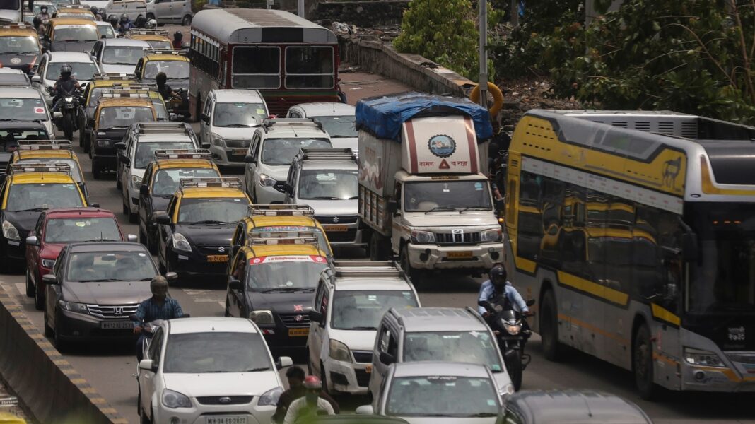 Mumbai Weighs Peak Hour Charges For Private Cars