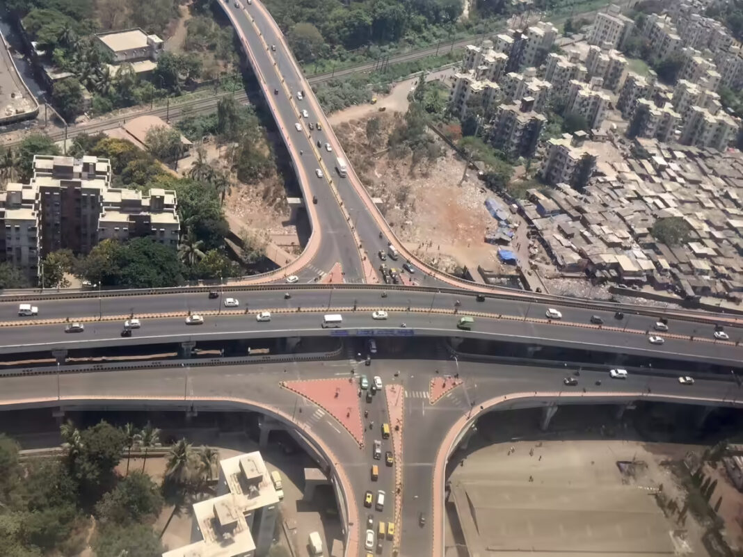 Mumbai New East West Flyover Reopens Key Corridor