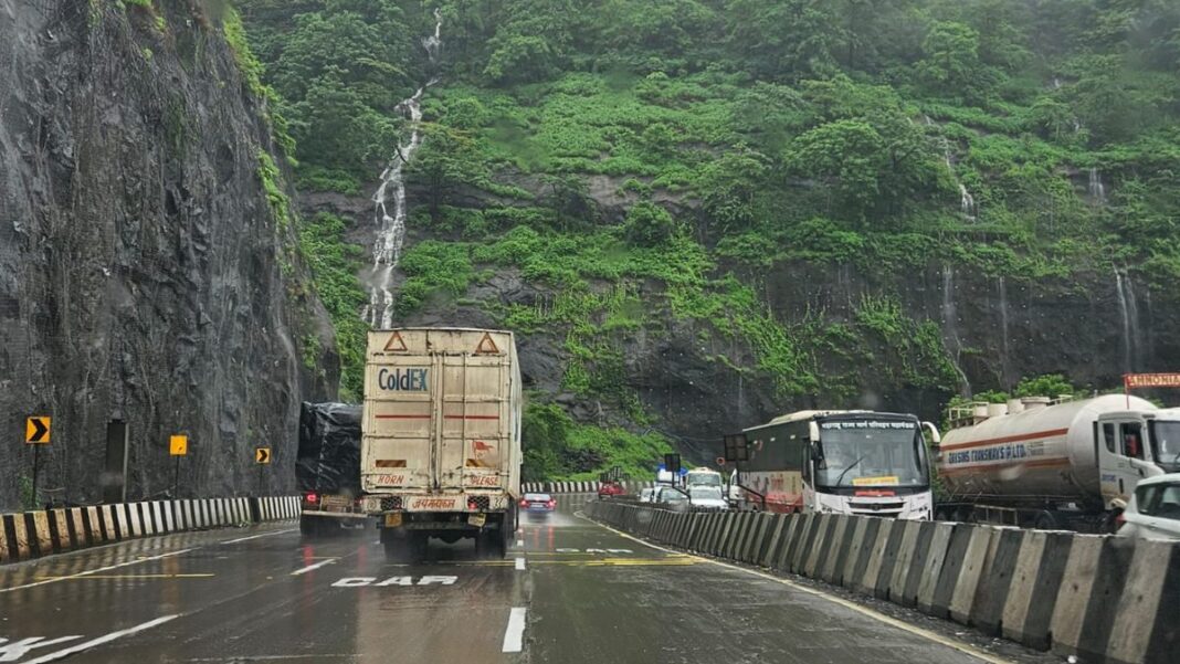 Pune Mumbai Expressway Crisis Exposes Infrastructure Gaps