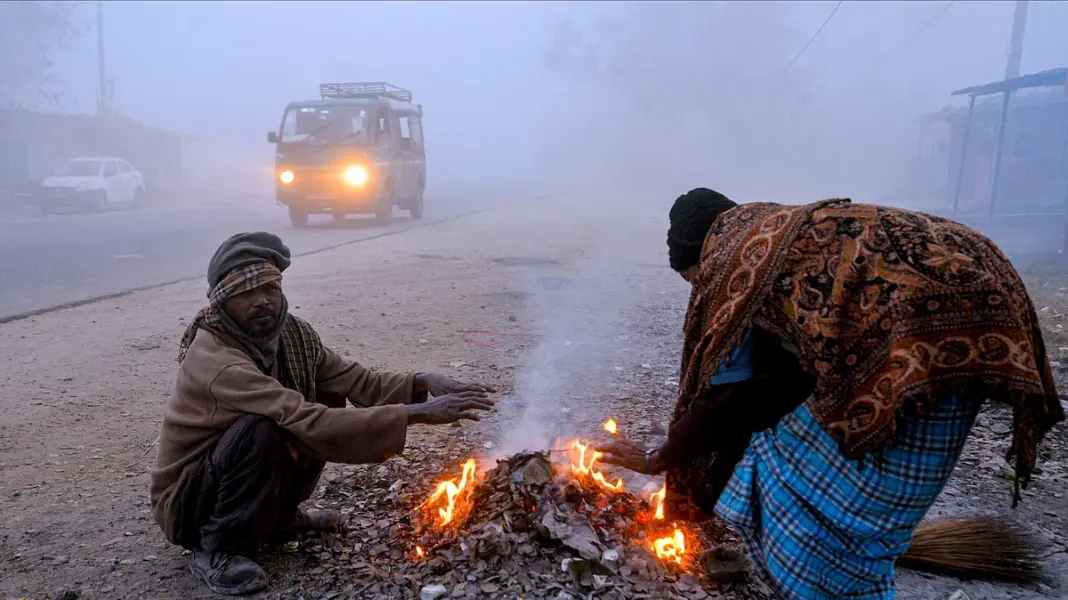 Delhi Winter Chill Persists Amid Pollution Strain