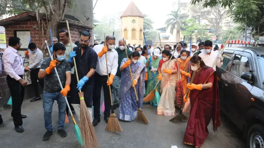 Thane Civic Body Mobilises Large Cleanliness Drive