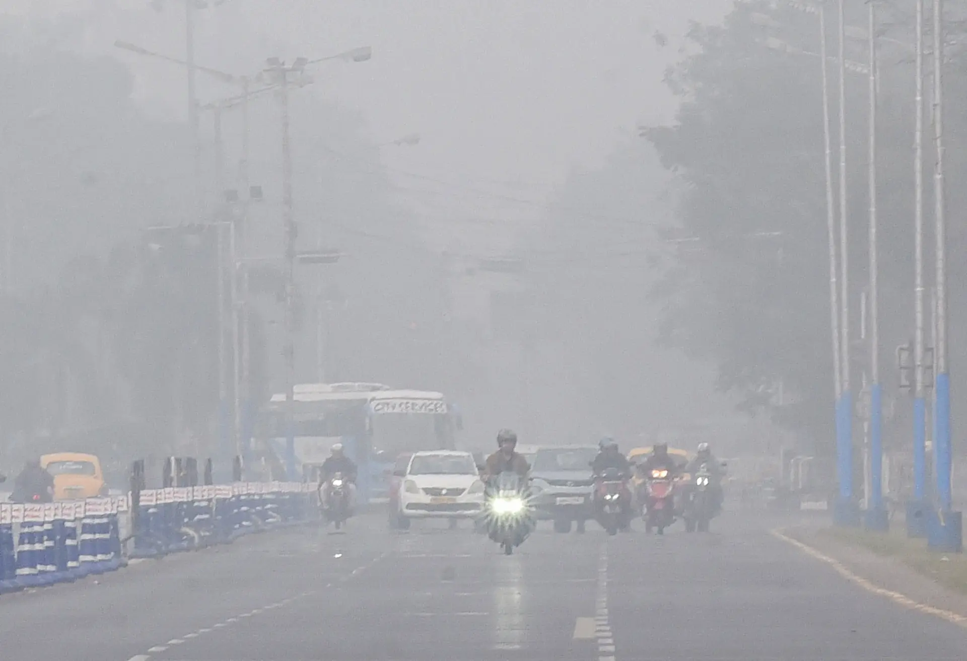 Kolkata Winter Chill Persists Across South Bengal