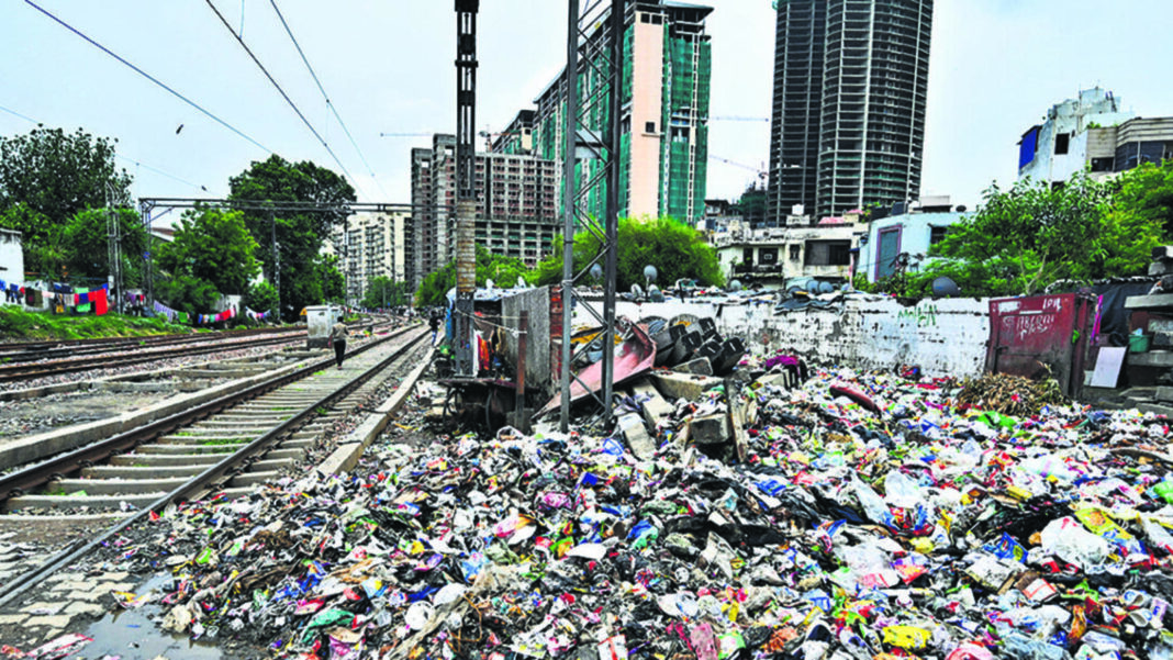 Delhi Railway Track Waste Cleanup Targets Urban Pollution