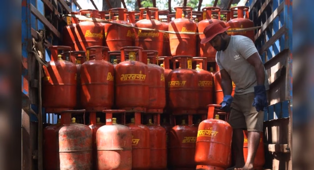 Surat Textile Units Offset LPG Shortage To Retain Workers