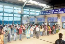 CSMT Mobile Ticketing Generates Over Crore Revenue