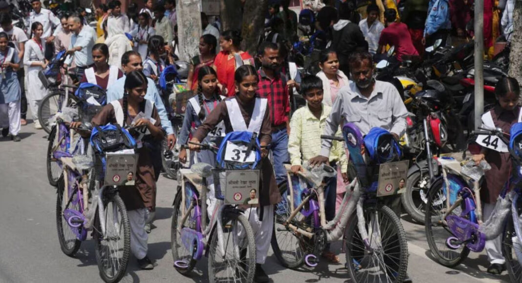 Delhi Bicycle Scheme For Schoolgirls Boosts Mobility
