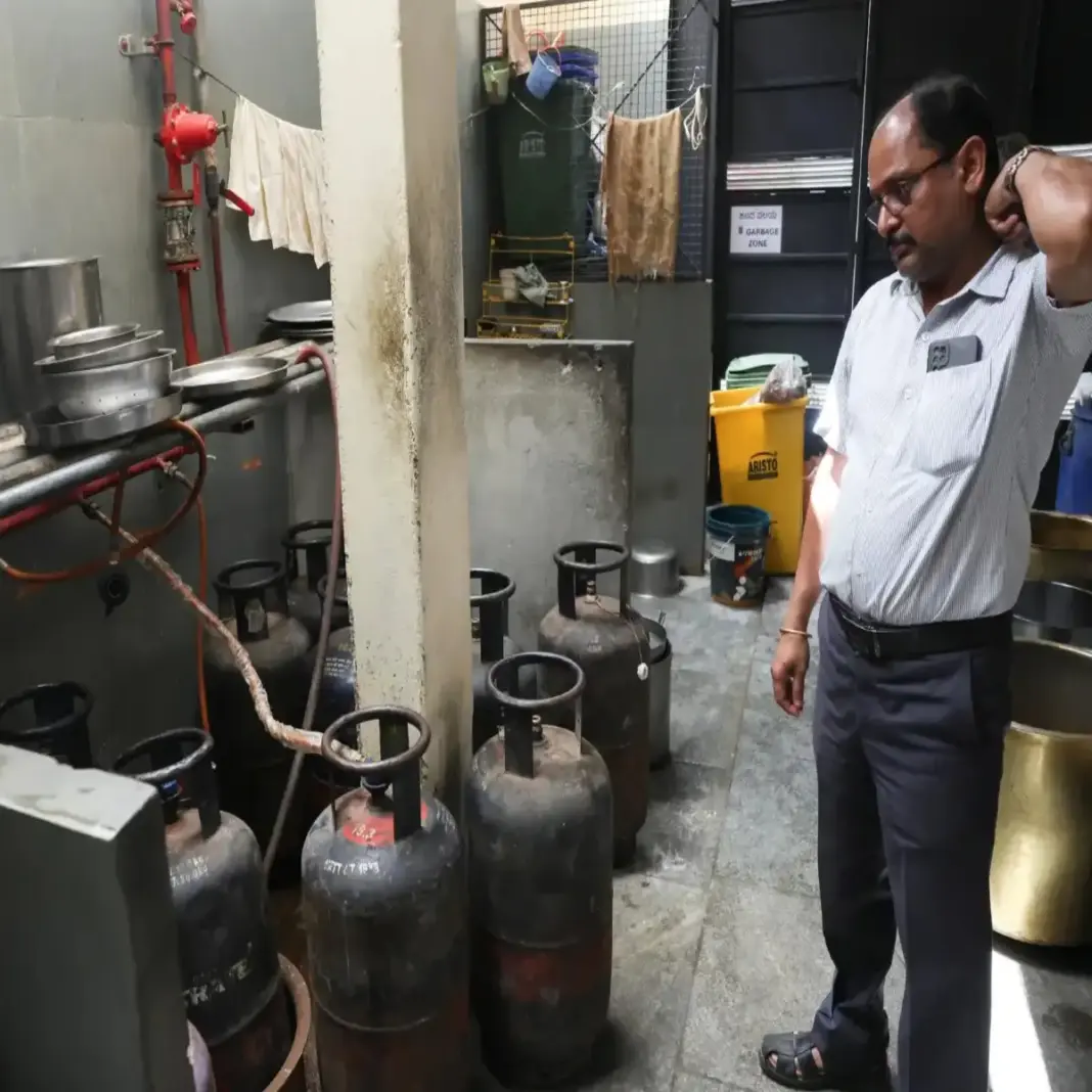 Bhubaneswar LPG Shortage Disrupts Restaurant Kitchens