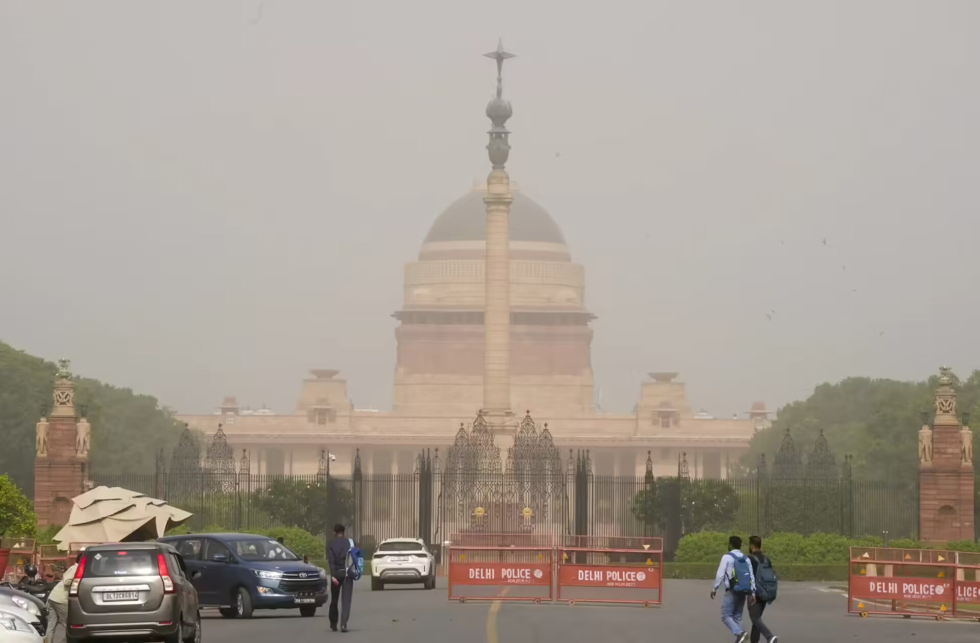 Delhi Dust Storm Raises NCR Air Quality Concerns