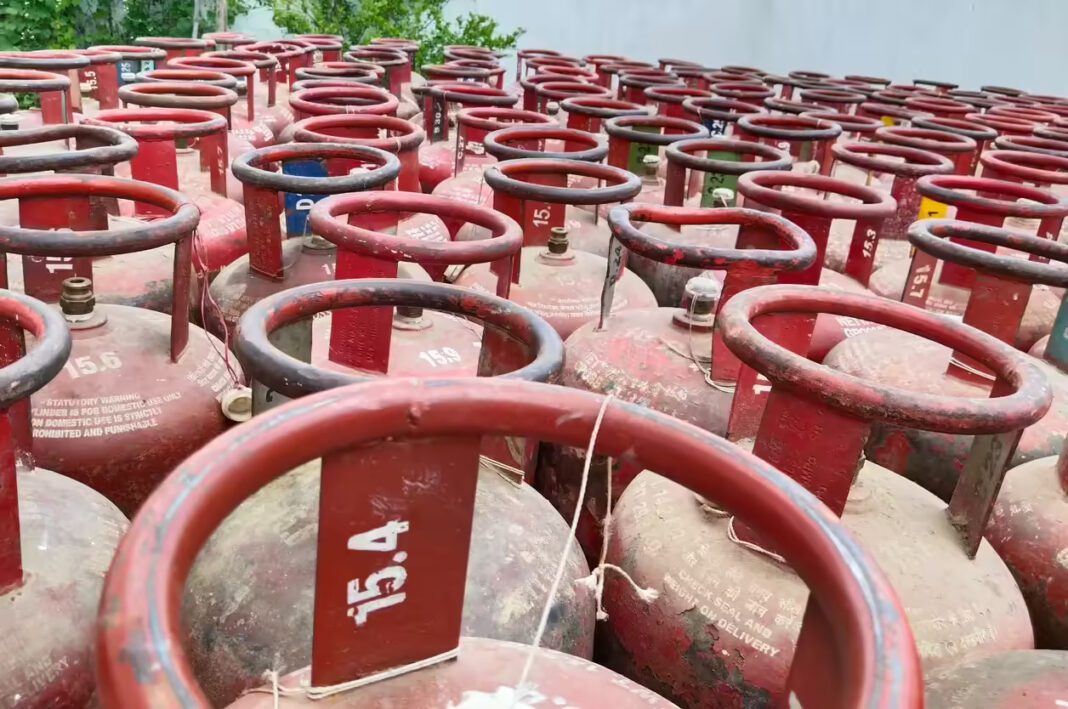 India delivers 53 lakh LPG cylinders in single day