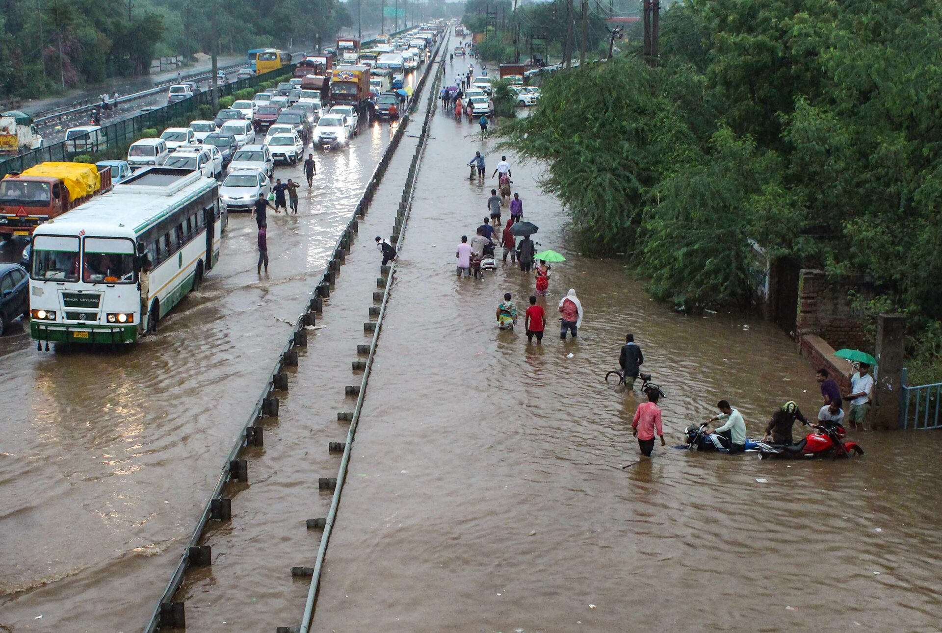 Gurugram Civic Infrastructure Struggles Before Monsoon