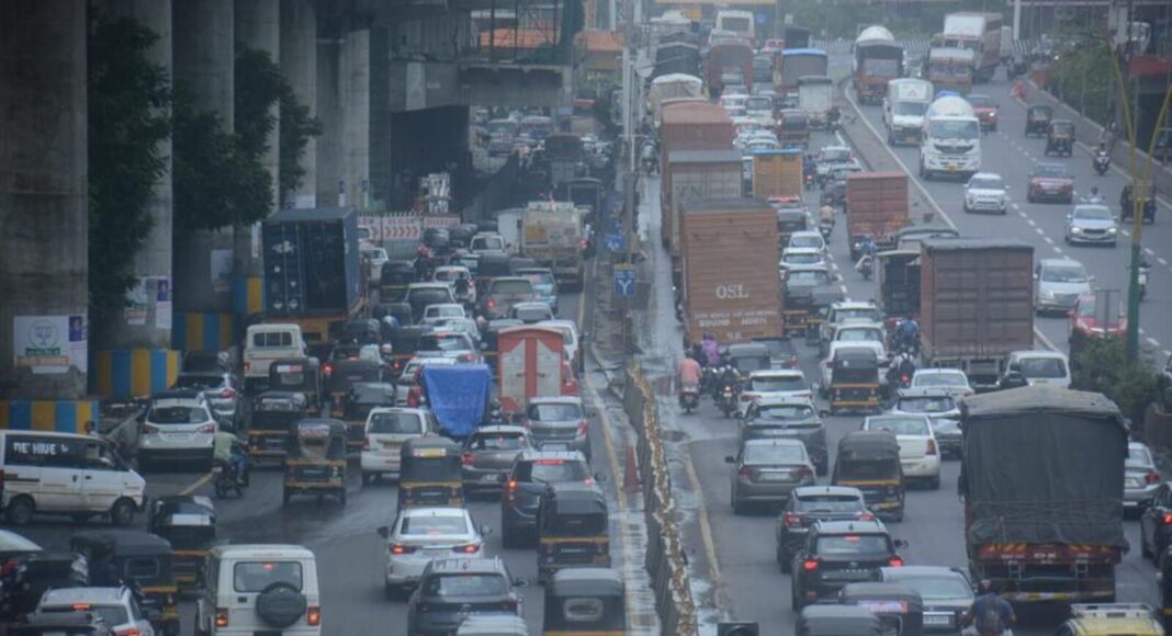 Majiwada Junction Sinkhole Triggers Heavy Traffic Congestion In Thane