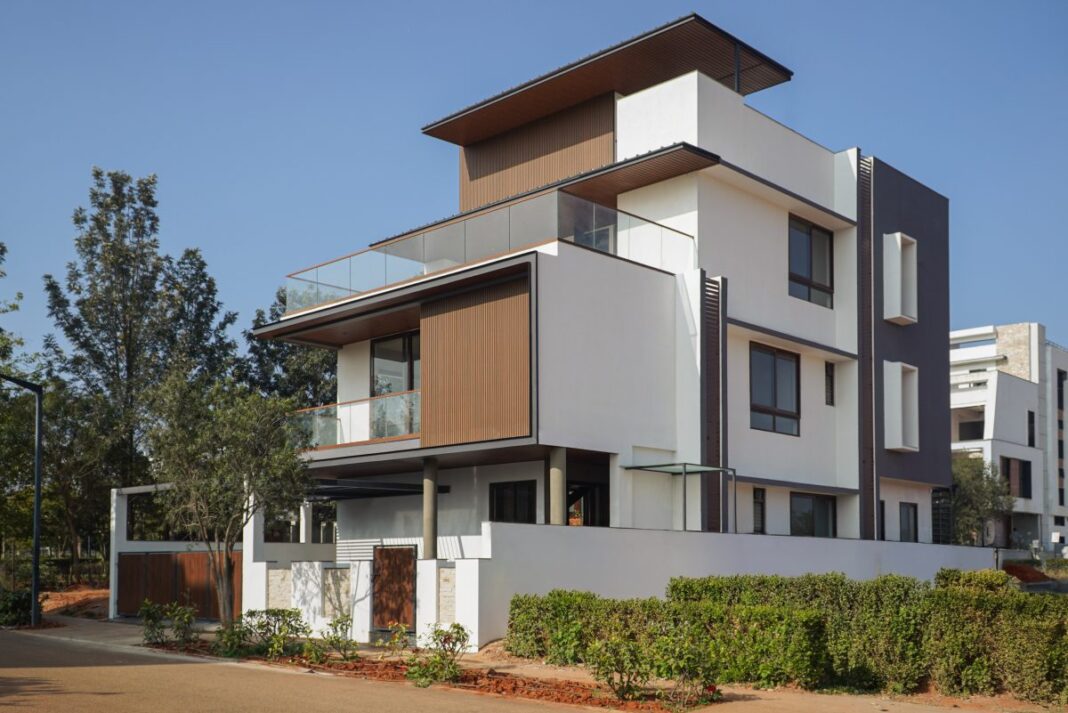 Bengaluru Residence Design By Studio Expanse Reflects Urban Living