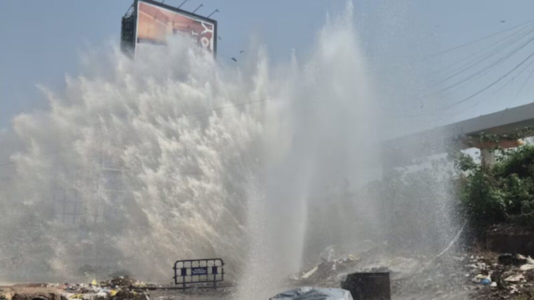 Mumbai Pipeline Burst Floods Elphinstone Bridge Area