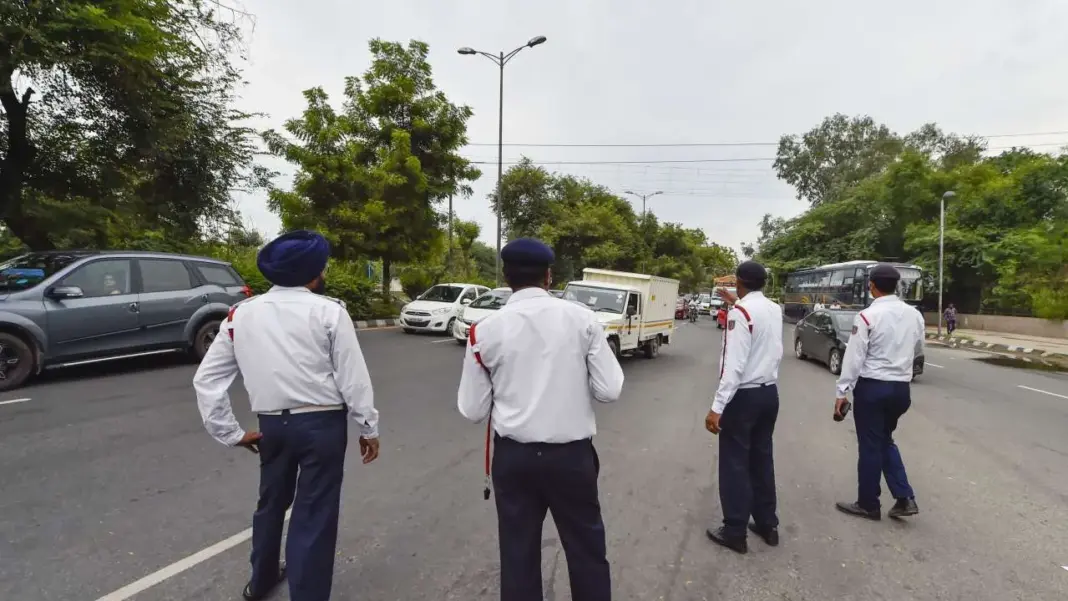Delhi Traffic Fines Face Public Awareness Crisis