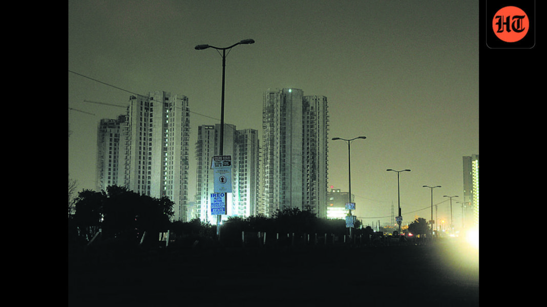 Gurugram Streetlight Failures Raise Night Safety Risks
