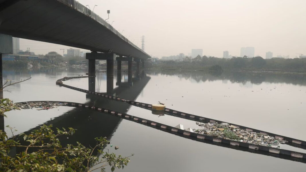 Mumbai Expands Sea Waste Barrier Network