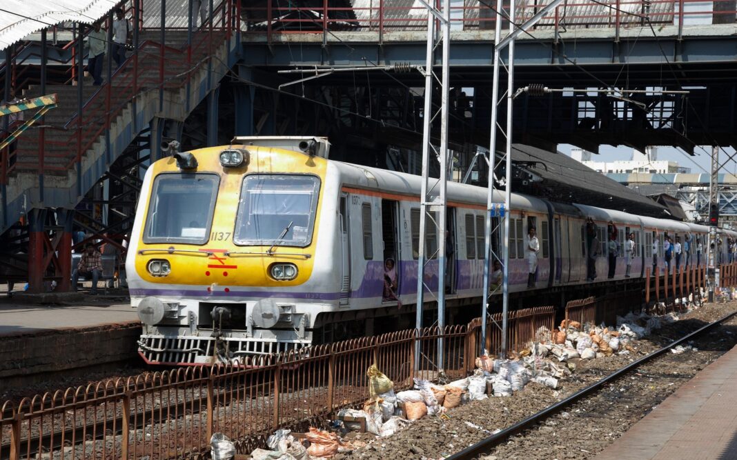 Mumbai Bandra Terminus Water Supply Disruption Affects Trains