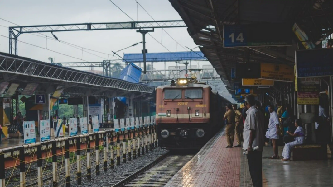 Mumbai Rail Stations Struggle With Water Supply
