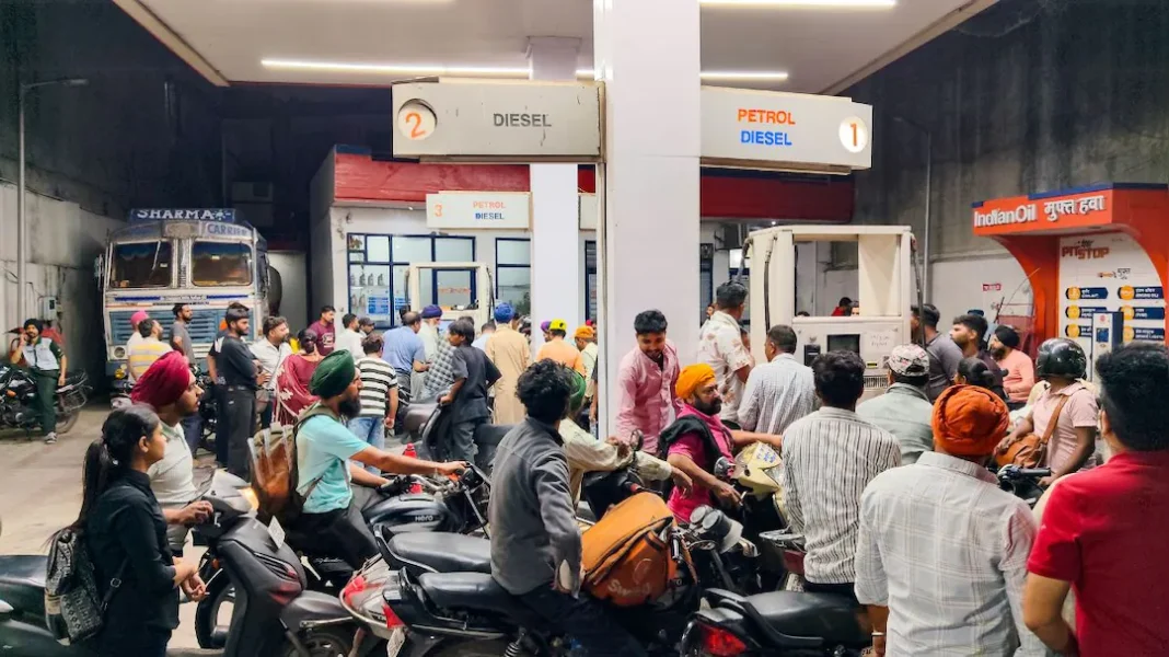 Kolkata Fuel Prices Hold Steady Amid Crude Volatility