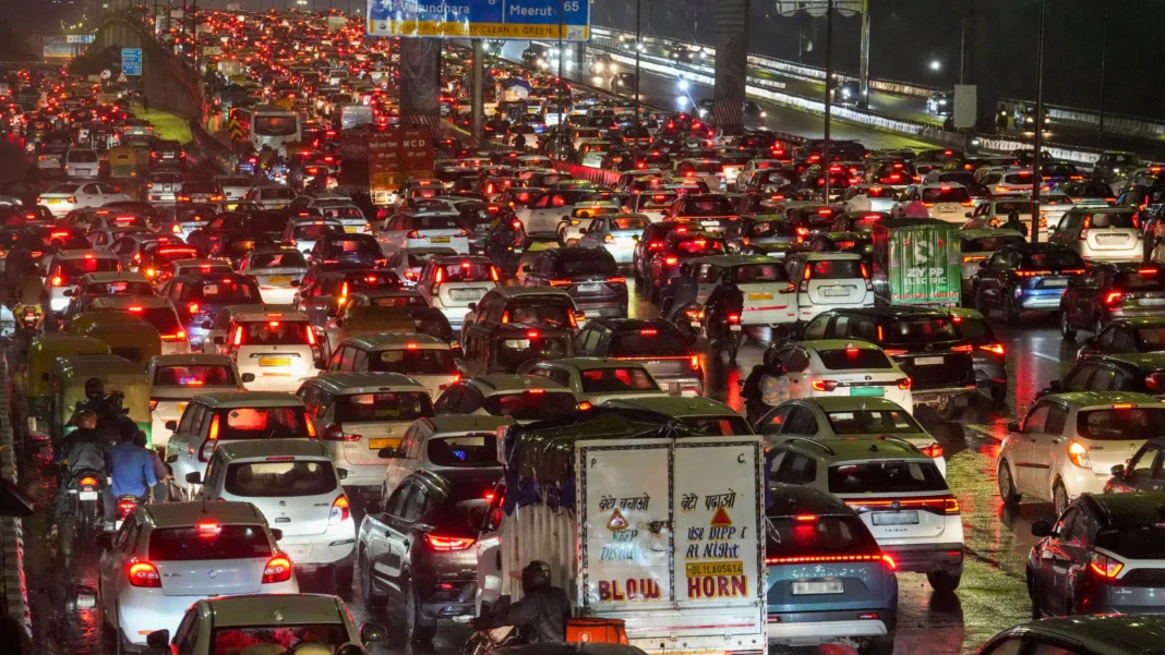 Delhi-NCR Traffic Advisory Flags Key Routes Today