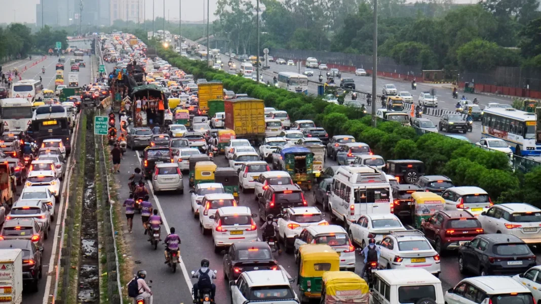 Delhi Traffic Advisory Reshapes Morning Commutes