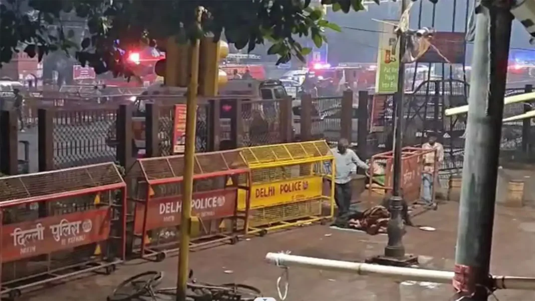 Delhi Traffic Advisory Signals Red Fort Disruptions