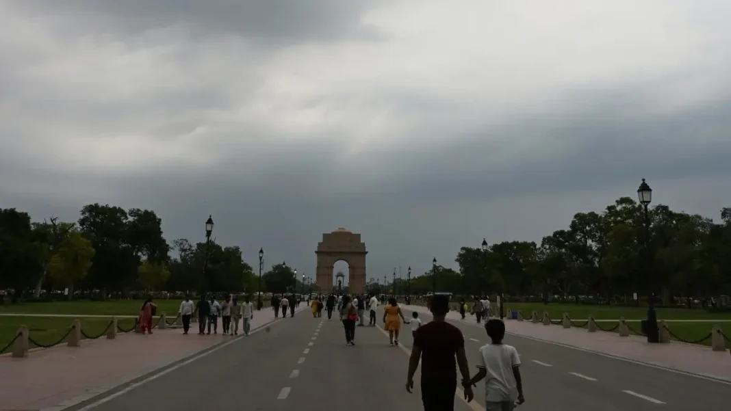 Delhi Weather Update Signals Wetter Week Ahead