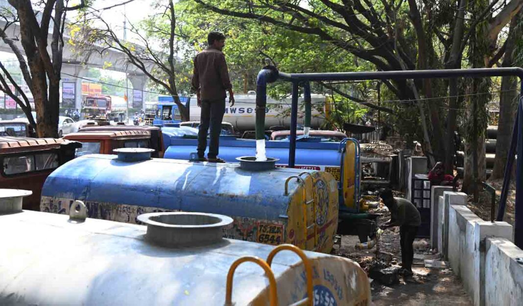 Hyderabad Nagaram Residents Demand Action On Water Crisis