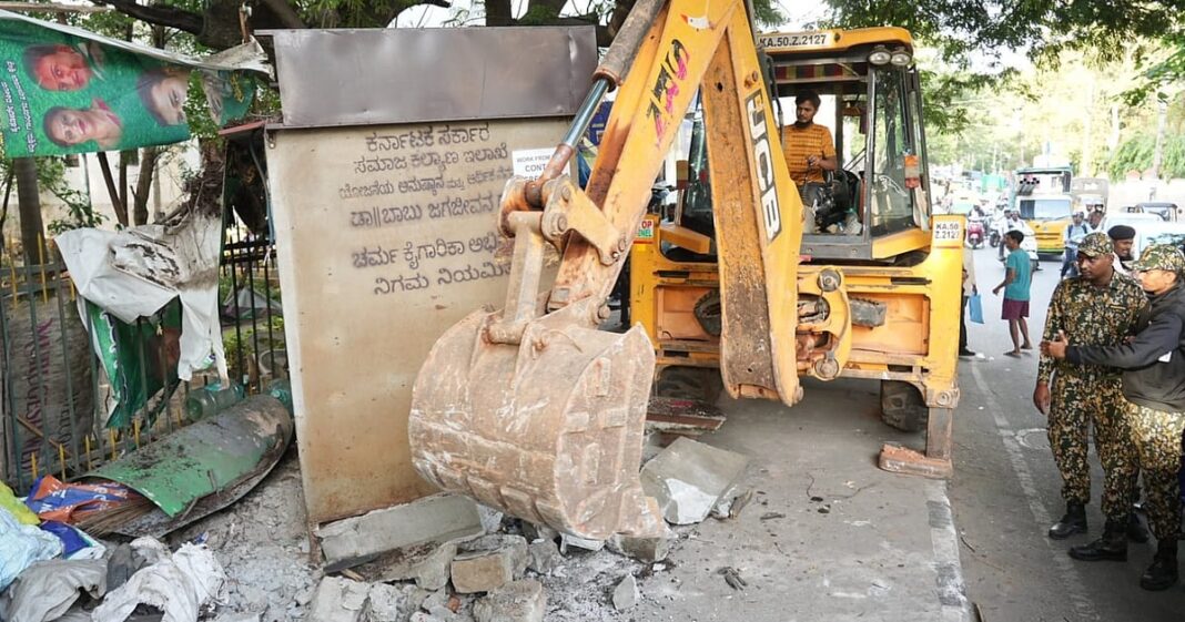Bengaluru Clears 879 Km Of Footpaths In Civic Drive