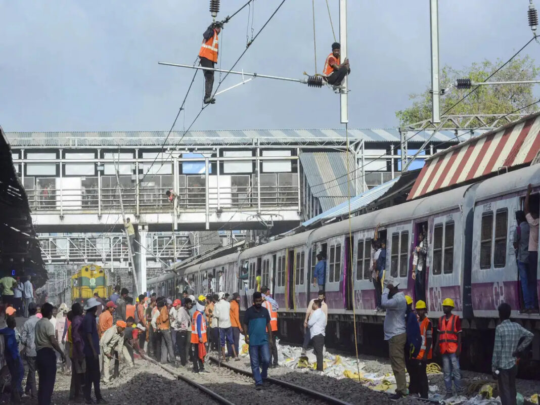 Mumbai Commuters Prepare For Central Railway Mega Block