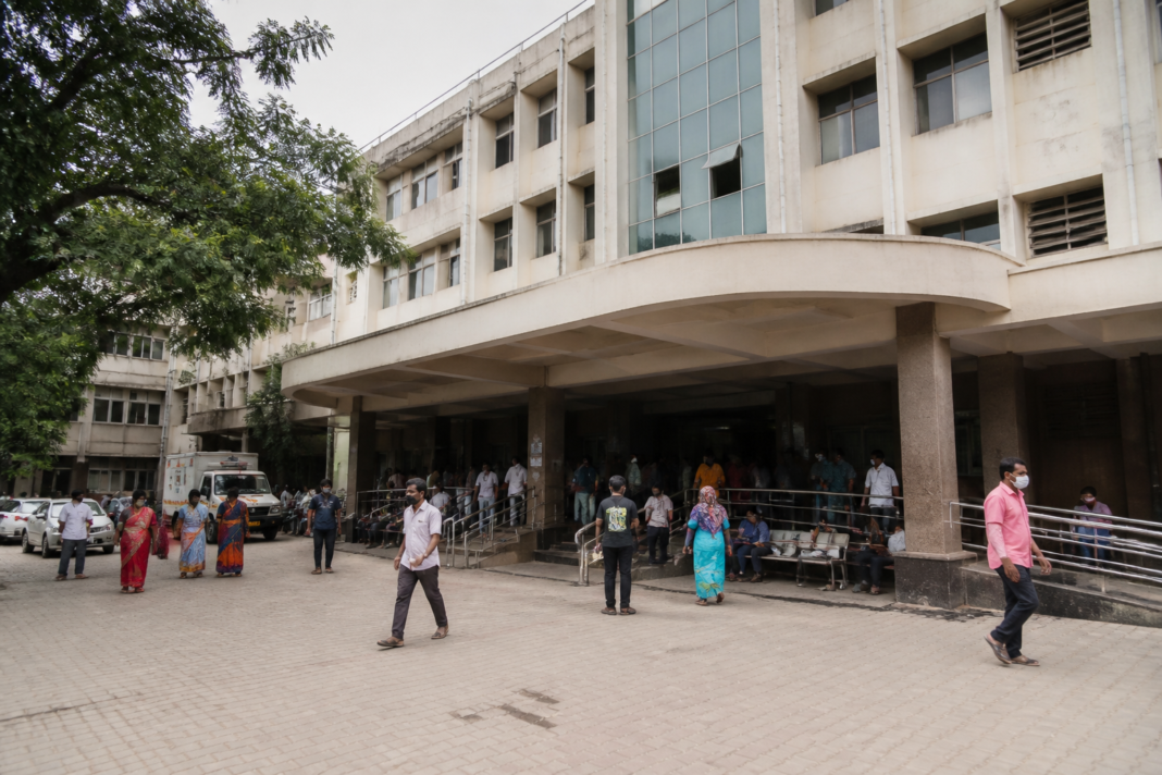 Exterior of Vashi NMMC Hospital in Navi Mumbai, where an inquiry was ordered over an alleged expired saline administration