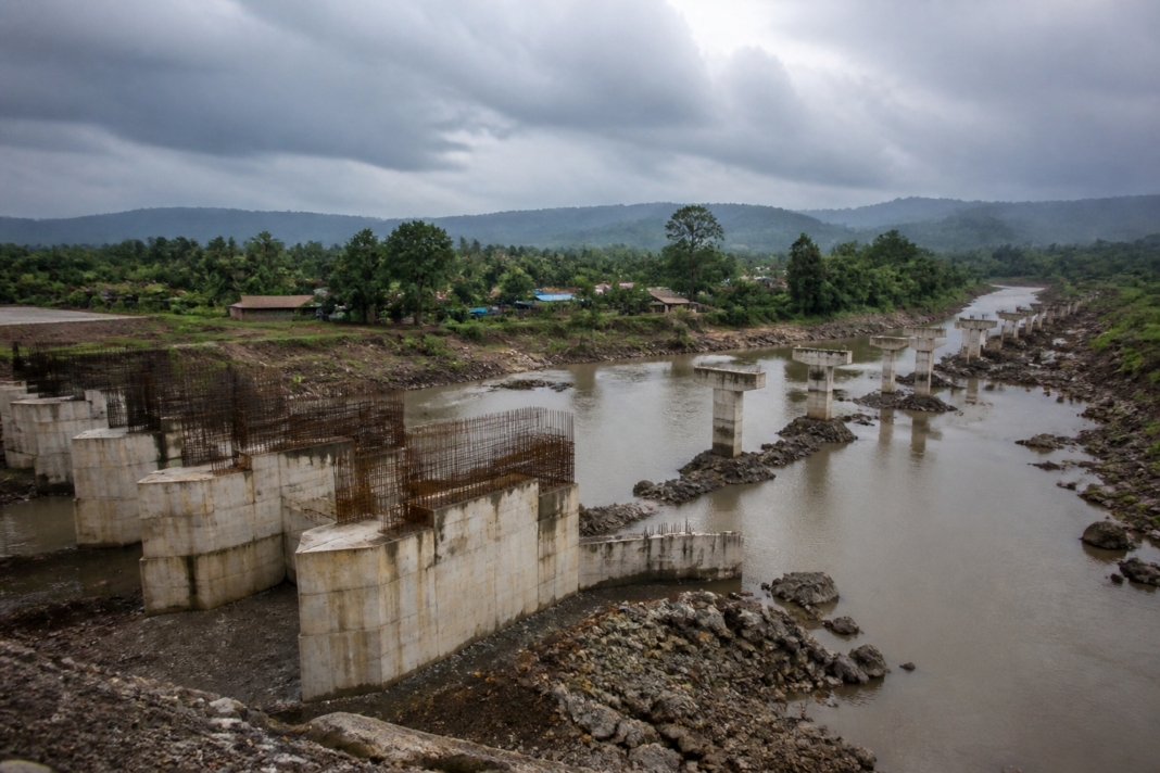 Incomplete Urse barrage construction site on the Surya River in Palghar district
