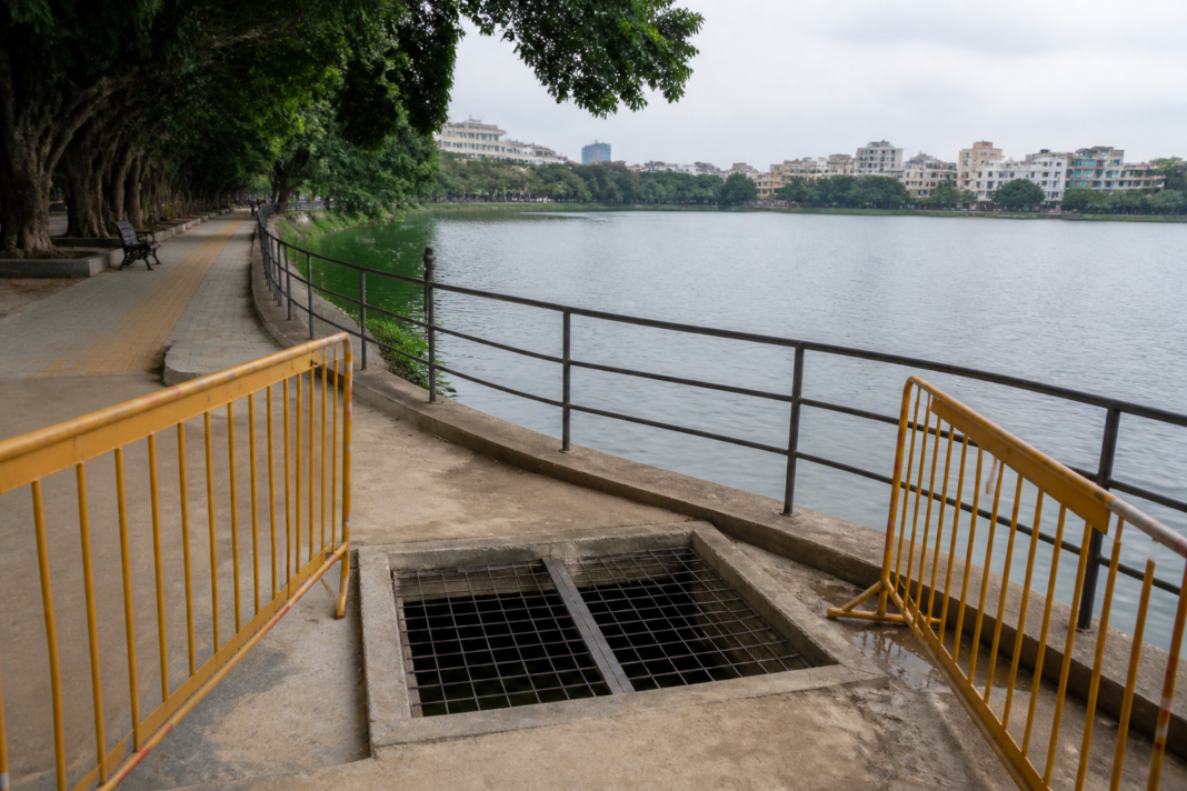 Halasuru Lake in Bengaluru with barricades and public facilities prepared for Ganesh idol immersion