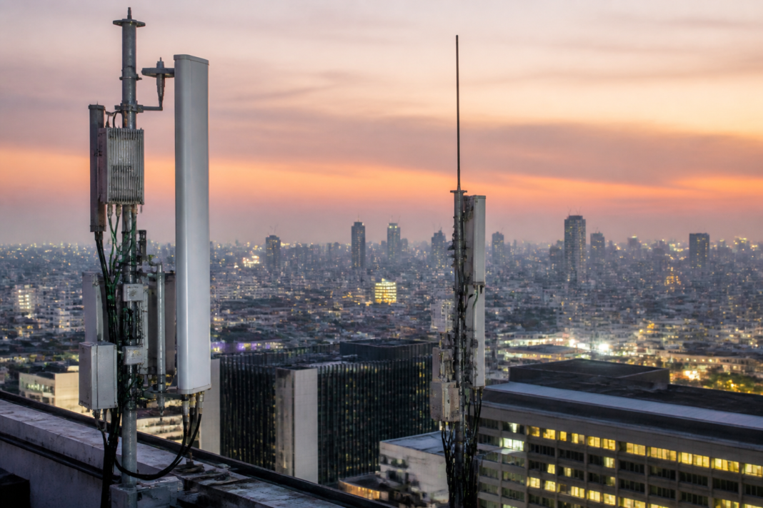 Telecommunications infrastructure and urban digital networks representing India’s participation in global 6G networks planning
