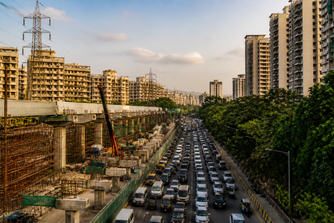 Urban road corridor in Balkum, Thane, near the proposed internal circular metro and data centre areas